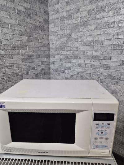 Микроволновая печь SAMSUNG CE2638NR